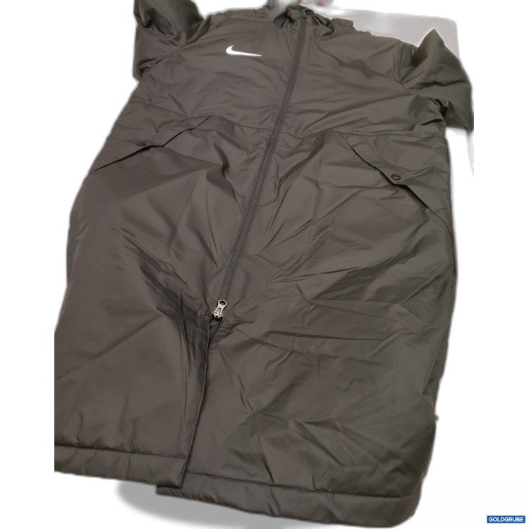 Artikel Nr. 837000 Artikel Nr. 837000: Nike Mantel