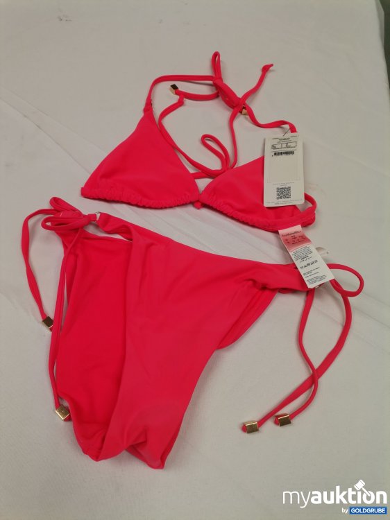 Artikel Nr. 824005 Artikel Nr. 824005: Hunkemöller Bikini verschmutzt