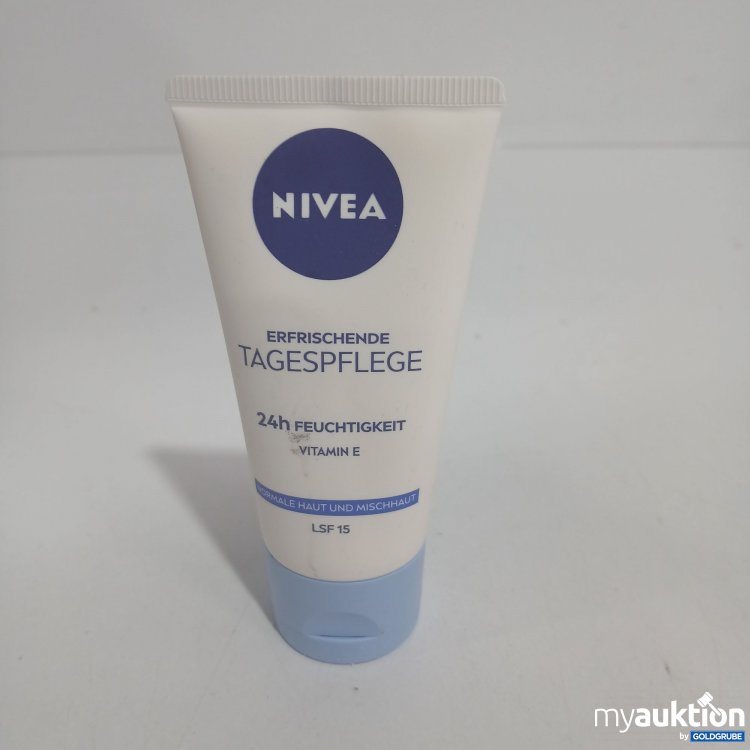 Artikel Nr. 818015 Artikel Nr. 818015: Nivea Erfrischende Tagespflege LSF15 50ml