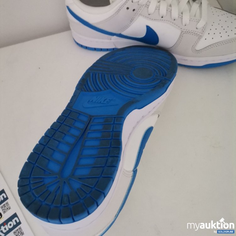 Artikel Nr. 825016 Artikel Nr. 825016: Nike Sneaker verschmutzt