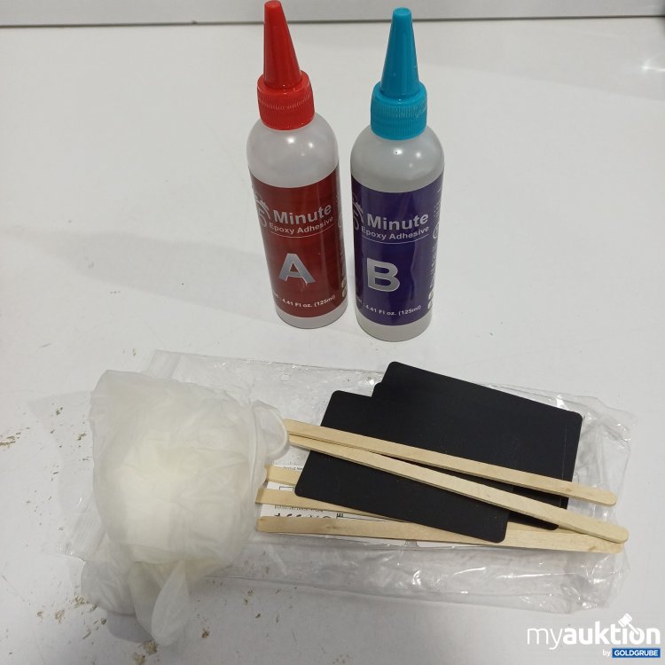 Artikel Nr. 895016: Komponenten-Epoxidkleber, der aus Harz (A) und Härter (B) besteht
