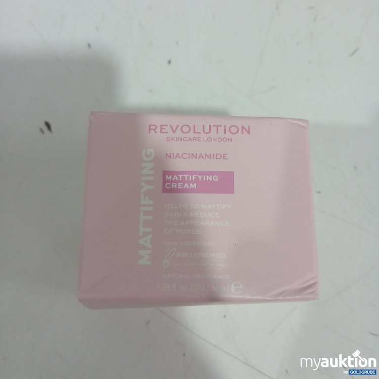 Artikel Nr. 993029 Artikel Nr. 993029: Revolution Mattifying cream 50ml