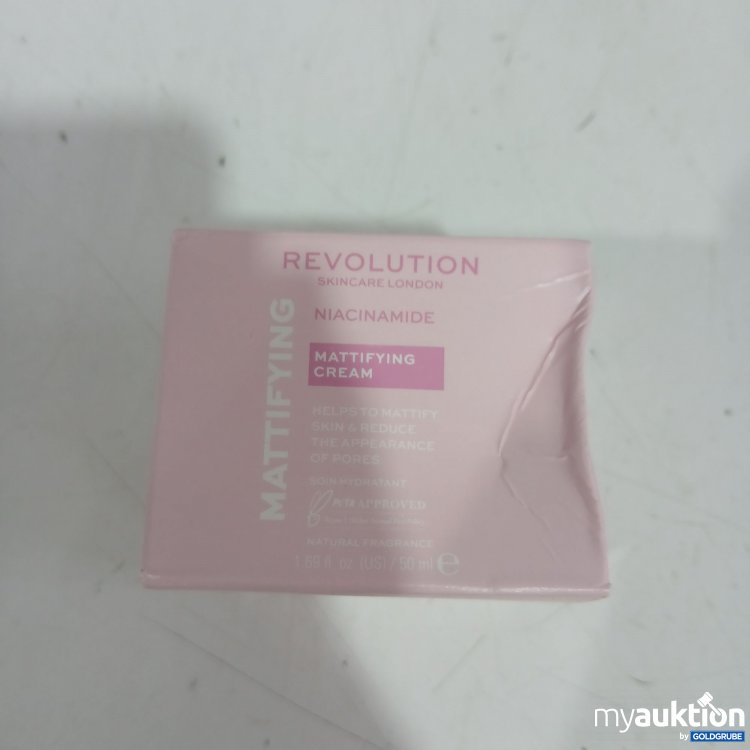 Artikel Nr. 993033 Artikel Nr. 993033: Revolution Mattifying cream 50ml