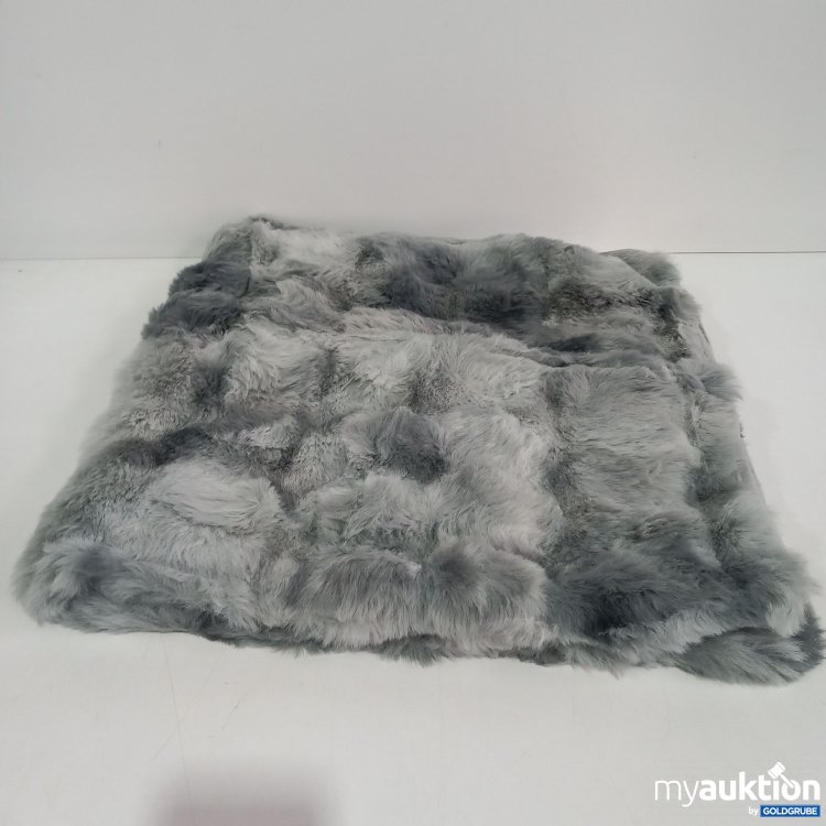 Artikel Nr. 361037 Artikel Nr. 361037: Teppich Felloptik grau mit Antirutschnoppen 90x90 cm