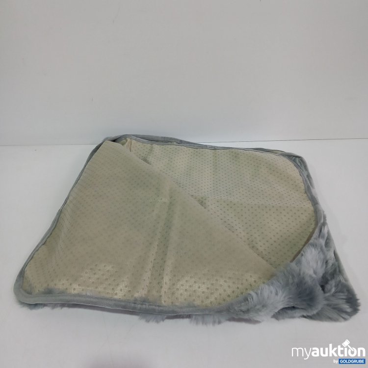 Artikel Nr. 361037 Artikel Nr. 361037: Teppich Felloptik grau mit Antirutschnoppen 90x90 cm