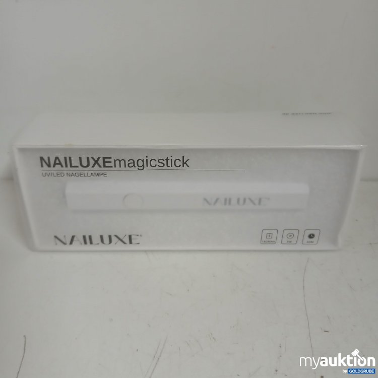 Artikel Nr. 828039 Artikel Nr. 828039: Nailuxe Magicstick UV/LED Nagellampe