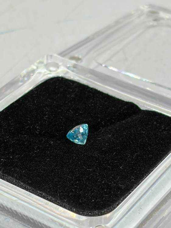 Artikel Nr. 925040: Blue zircon 1.45ct