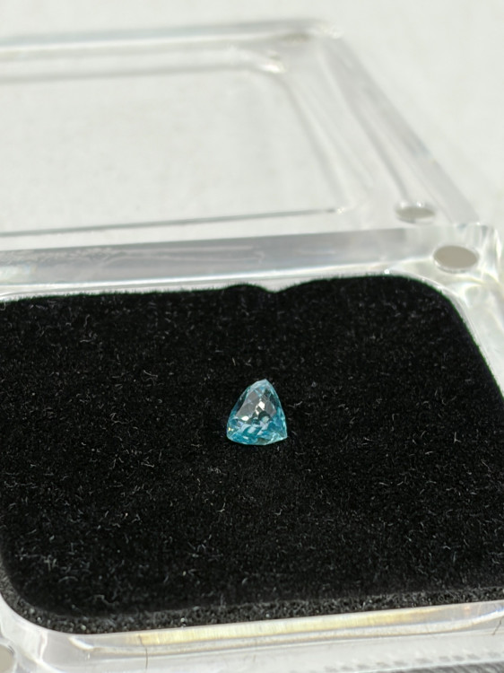 Artikel Nr. 925040: Blue zircon 1.45ct