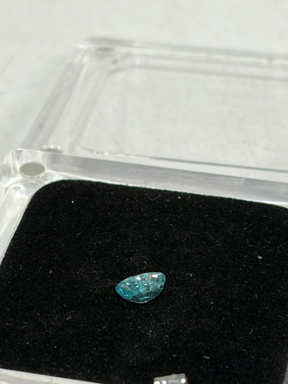 Artikel Nr. 925044: Blue zircon 1.74ct