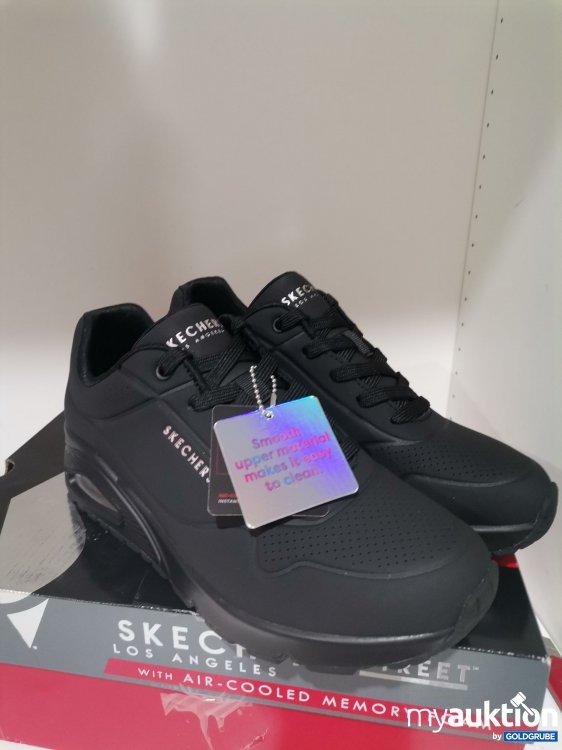Artikel Nr. 855053: Skechers Uno stand on air