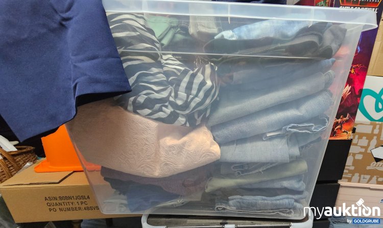 Artikel Nr. 397057: Kleidungspaket Damen 29-teilig (cirka die Hälfte davon Jeans)verschiedene Größen - großteils 28-30, M,L 