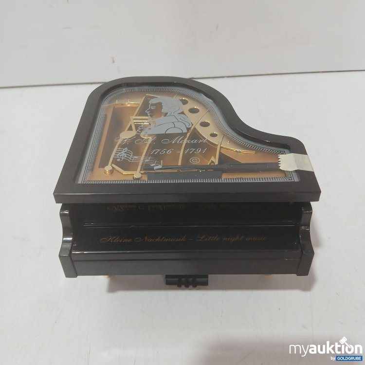 Artikel Nr. 989064: Mini-Piano Musikbox ca 12x13x8cm 
