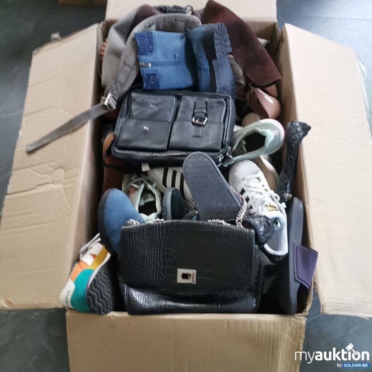 Artikel Nr. 825065 Artikel Nr. 825065: Schuhe und Taschen gebraucht