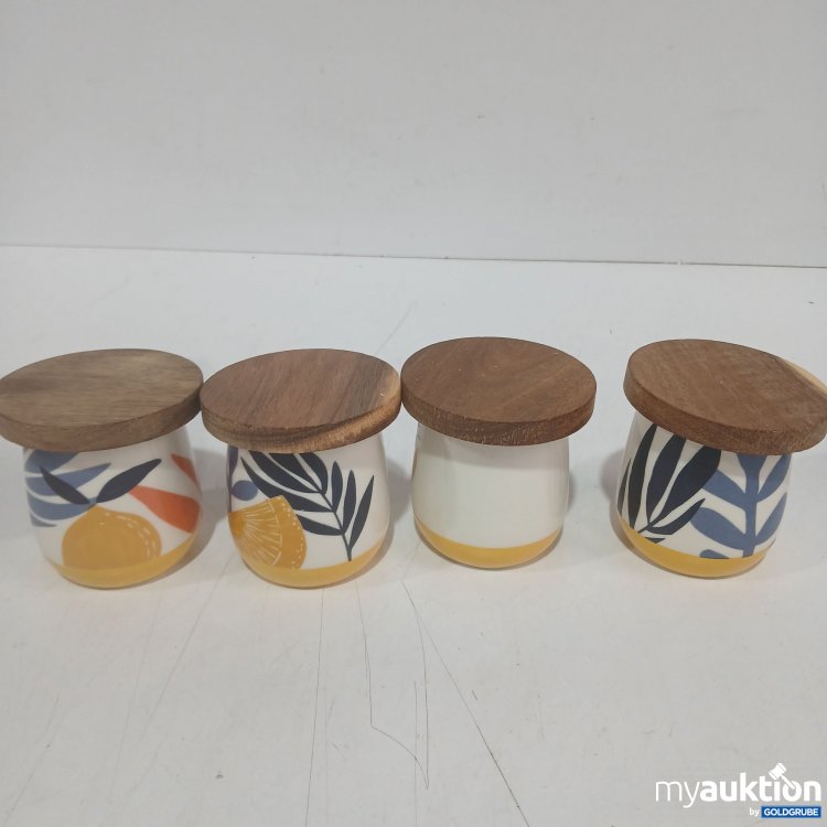 Artikel Nr. 988078 Artikel Nr. 988078: Kleine Keramik- Becher mit Holzdeckel ca 5,5cmx7cm 4Stk