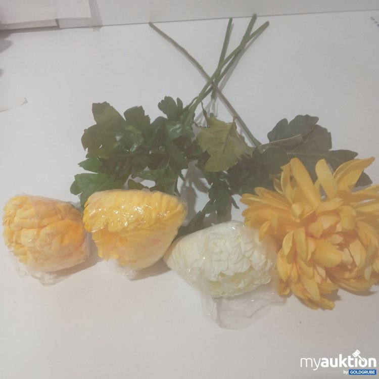 Artikel Nr. 912079 Artikel Nr. 912079: Plastikblumen 3Gelbe eine Weiße