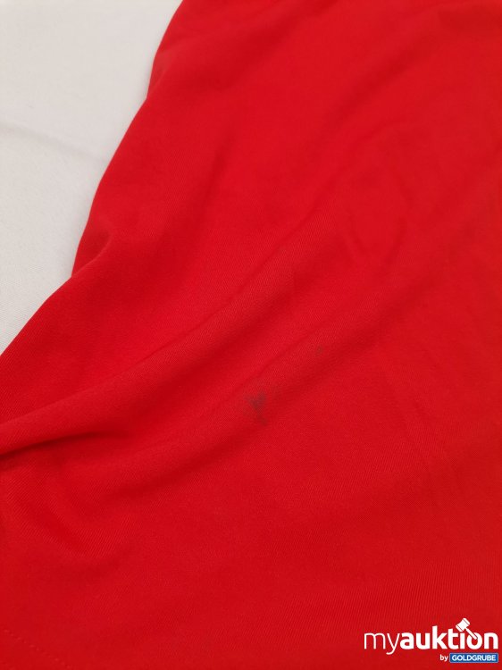 Artikel Nr. 842087 Artikel Nr. 842087: Puma Shirt verschmutzt