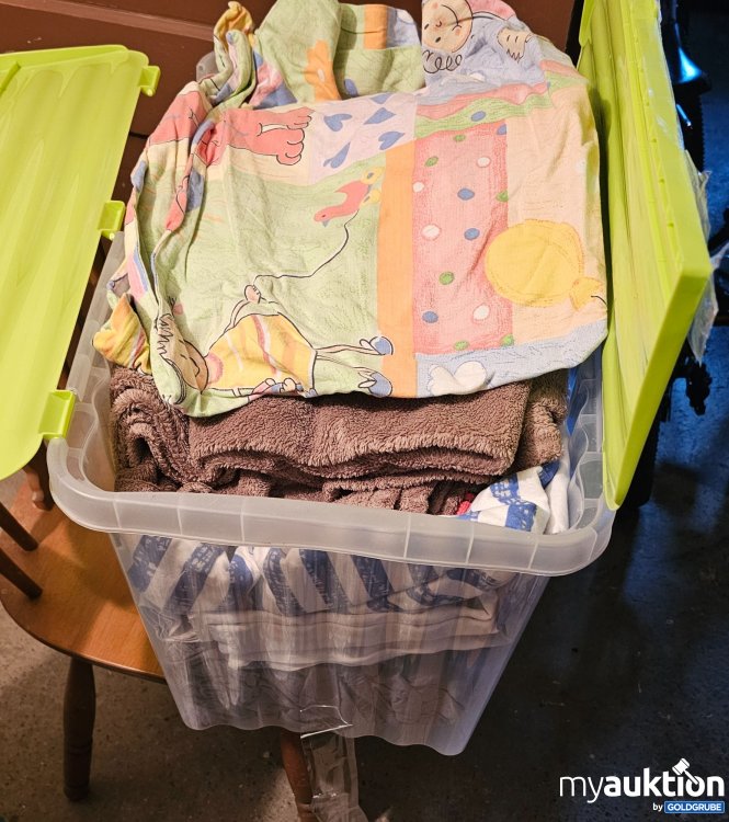 Artikel Nr. 394088 Artikel Nr. 394088: Komplette Kiste voll mit Bettwäsche, Decken, Handtücher
