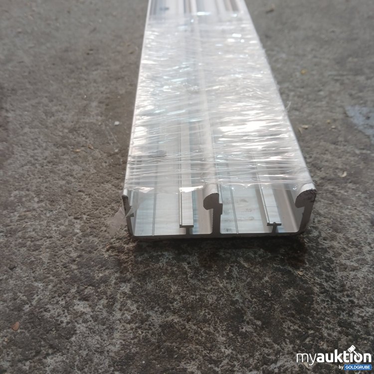 Artikel Nr. 465093 Artikel Nr. 465093: EKU Doppellaufschiene Aluminium eloxiert gelocht L: 2500 mm 055.3161.250