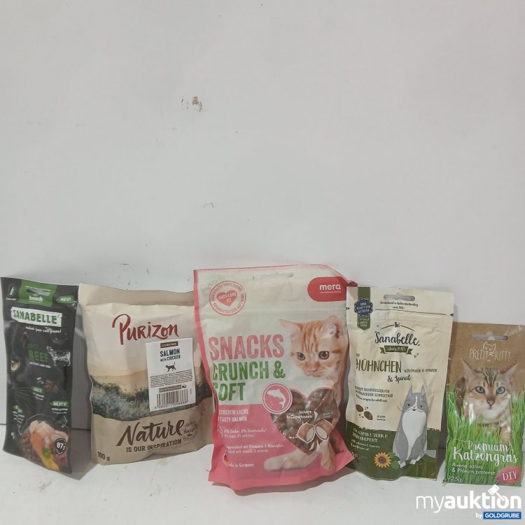 Artikel Nr. 466094: Katzenfutter und Snacks gemischt