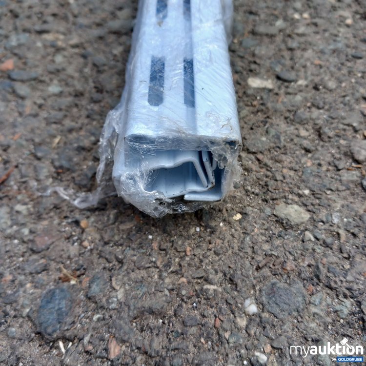 Artikel Nr. 525095 Artikel Nr. 525095: Kabelleisten aus Aluminium verzinkt 4Stk, ca 2m lang, ca 2,5×1,5cm