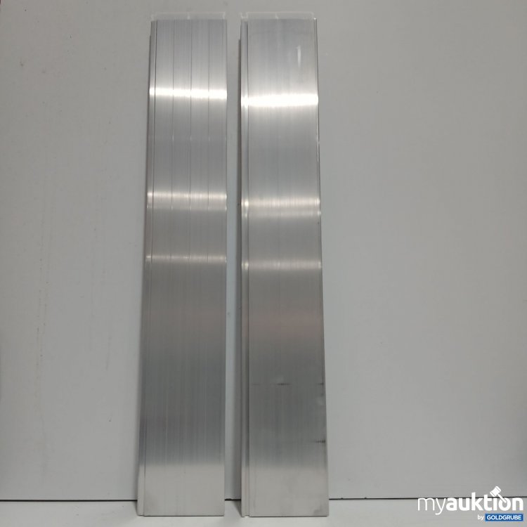 Artikel Nr. 479096: Aluminium gerilltes Anschluss- und Wandprofil 2stk ca 94cm 