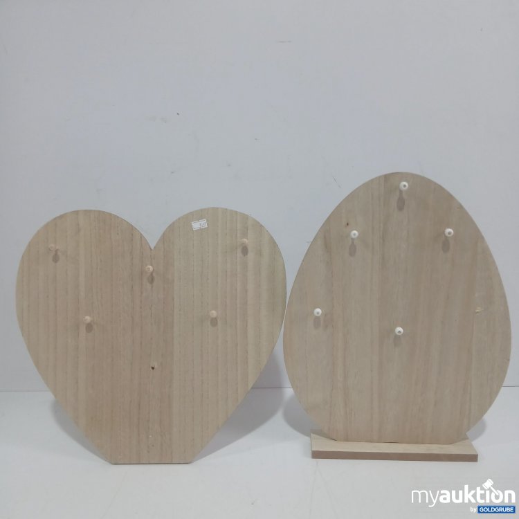 Artikel Nr. 933096 Artikel Nr. 933096: Holz-Herz ca 36cm hoch + Holz-Ei ca 40cm hoch zum Basteln