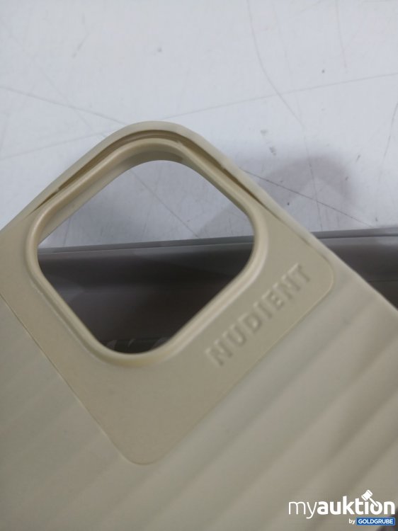 Artikel Nr. 995099 Artikel Nr. 995099: NUDIENT Handyhülle IPhone 15 leicht beschädigt