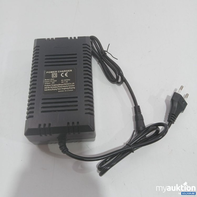Artikel Nr. 911102 Artikel Nr. 911102: Power Charger LB32