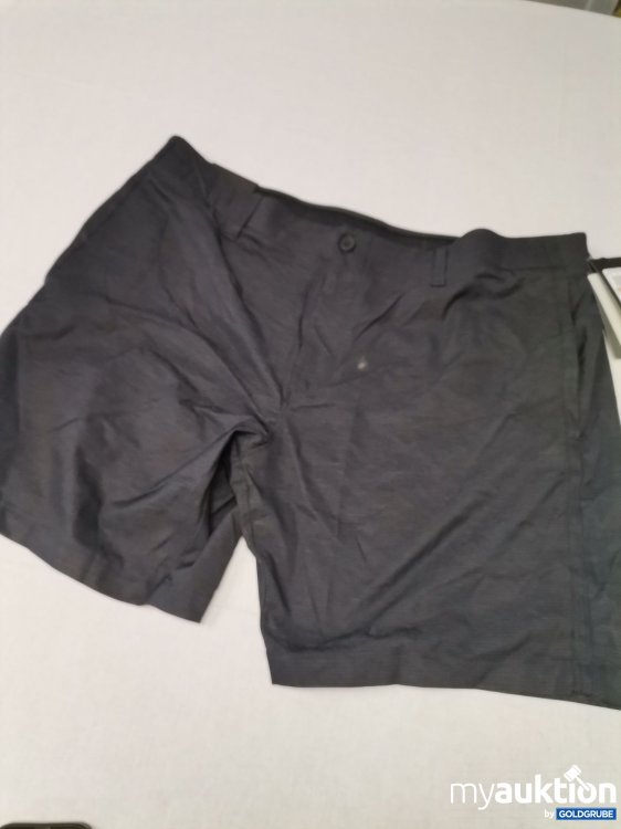 Artikel Nr. 717107 Artikel Nr. 717107: Under Armour Shorts verschmutzt