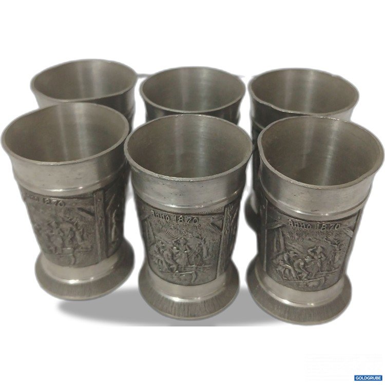 Artikel Nr. 988107 Artikel Nr. 988107: Schnappsglas aus 95%Zinn Motiv Mittelalter Anno 1870 ca 5,5cm hoch, DM ca 3,5cm 6Stk