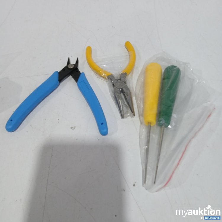Artikel Nr. 904112: Zangen- und Schraubendreher-Set