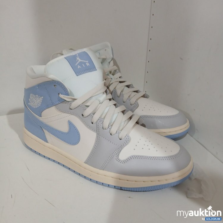 Artikel Nr. 464114: Nike WMNS Air Jordan 1 Mid Größe 42