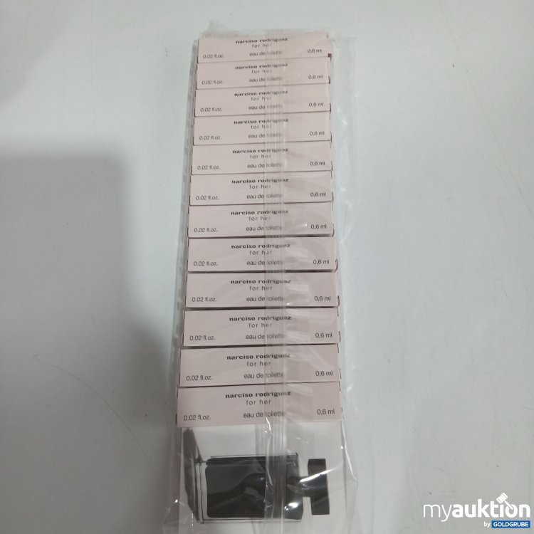 Artikel Nr. 858115 Artikel Nr. 858115: Narciso Rodriguez for her eau de Toilette Proben 12x0,6ml