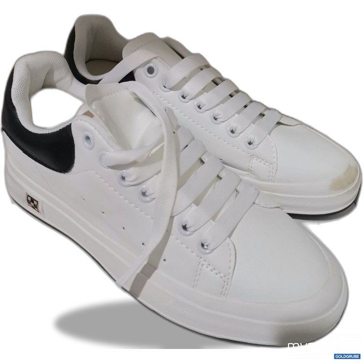 Artikel Nr. 899117: Freitzeitschuhe verschmutzt 