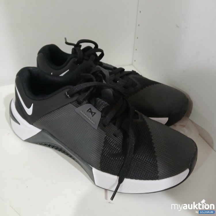 Artikel Nr. 464121: Nike Sportschuhe schwarz-weiß Größe 38,5