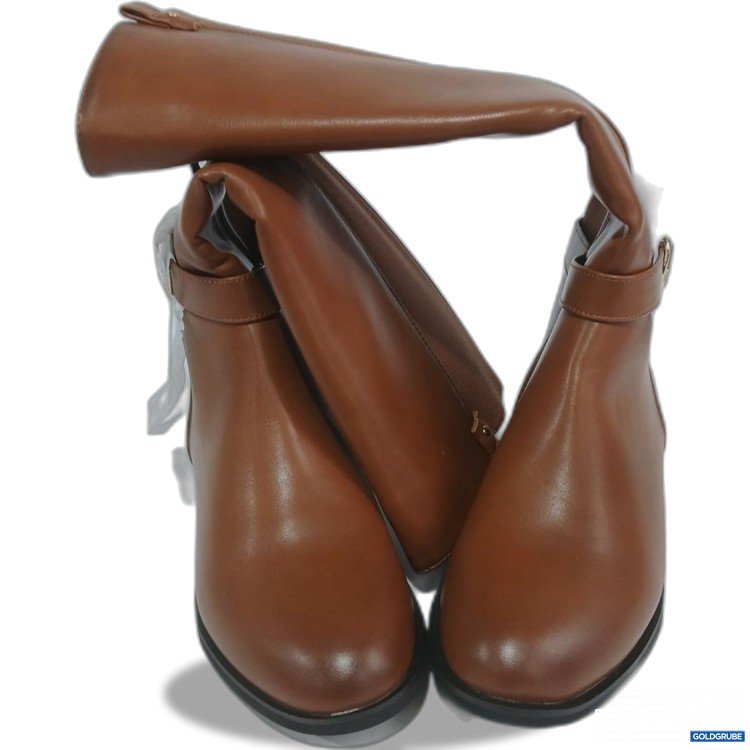 Artikel Nr. 933121 Artikel Nr. 933121: Braune Stiefel mit Reißverschluss, schmalem Riemen und goldfarbener Schnalle. Innenfutter aus weichem Material