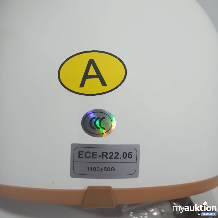 Artikel Nr. 818122 Artikel Nr. 818122: Helm ECE-R22.06 1100+50G