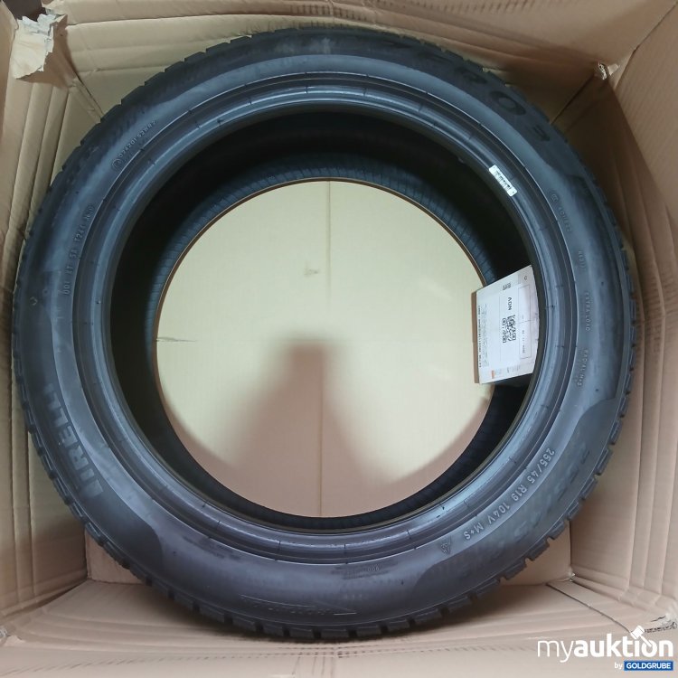 Artikel Nr. 438130 Artikel Nr. 438130: Pirelli Reife 255/45R19 104V