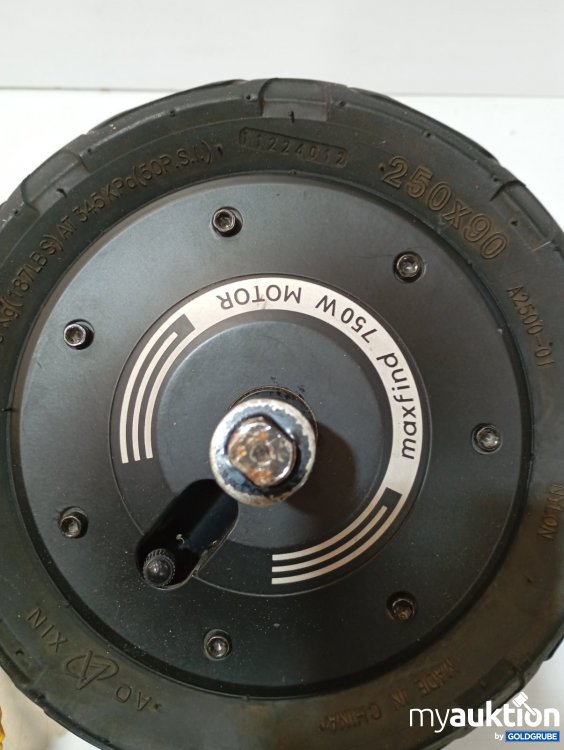 Artikel Nr. 466138 Artikel Nr. 466138: Maxfind Elektromotor mit Reifen 250x90