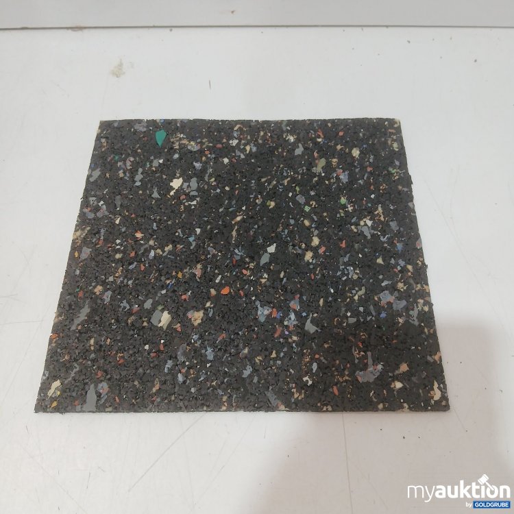 Artikel Nr. 466148 Artikel Nr. 466148: Terassenpads aus Gummigranulat 13x 180x170x3mm