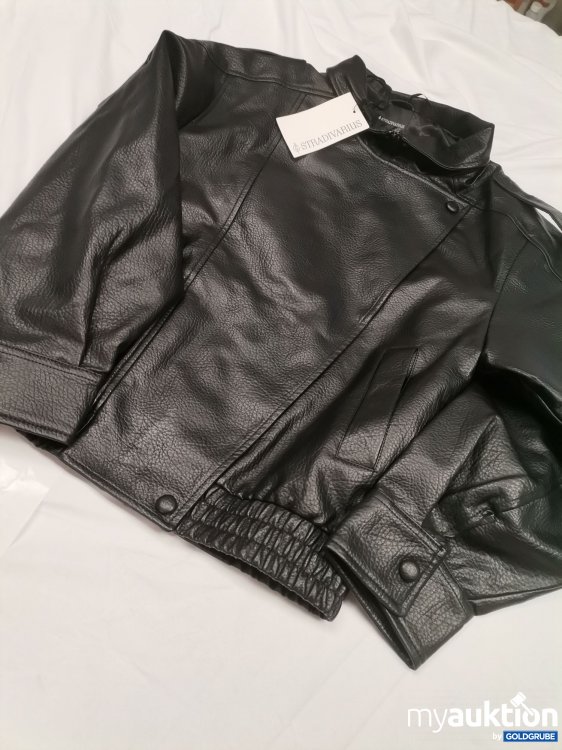 Artikel Nr. 435153 Artikel Nr. 435153: Stradivarius Jacke Lederoptik