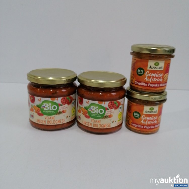 Artikel Nr. 855156 Artikel Nr. 855156: DM bio vegane Linsen Bolognese 2x 350ml, Alnatura 2x Gemüse Aufstrich je 135g