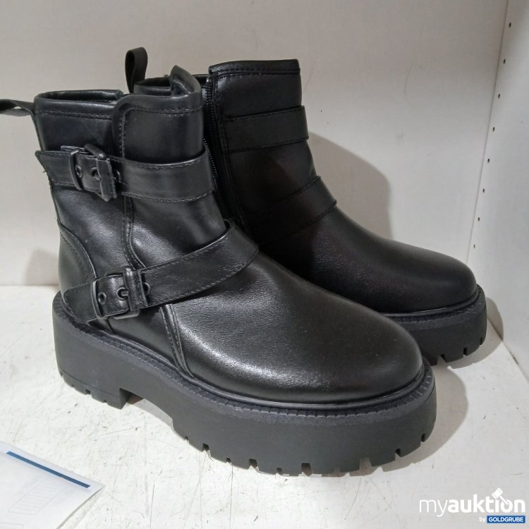 Artikel Nr. 990156 Artikel Nr. 990156: Stiefel mit dicker Sohle und Schnallen