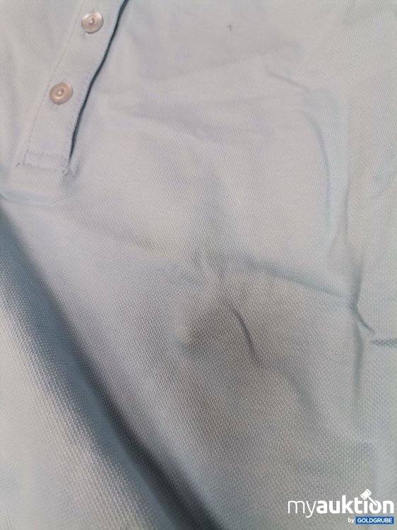 Artikel Nr. 697171 Artikel Nr. 697171: Goldner Poloshirt verschmutzt