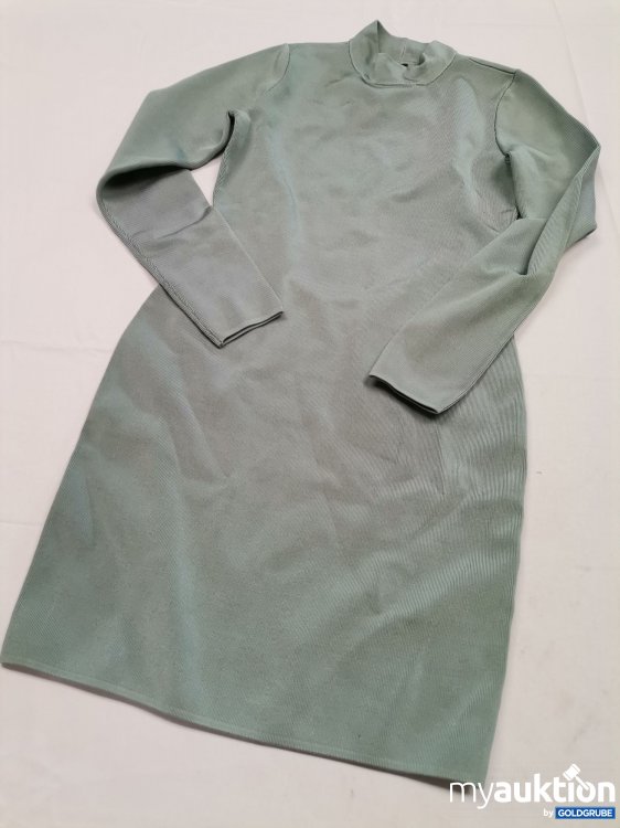 Artikel Nr. 842174: Guess Kleid ohne Gürtel 