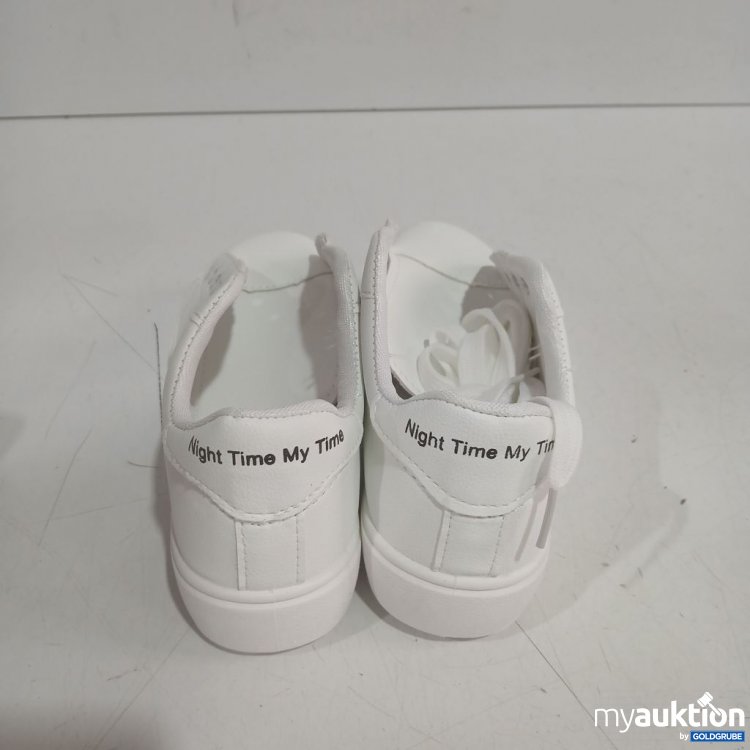 Artikel Nr. 991175 Artikel Nr. 991175: Weißes Paar Sneakers