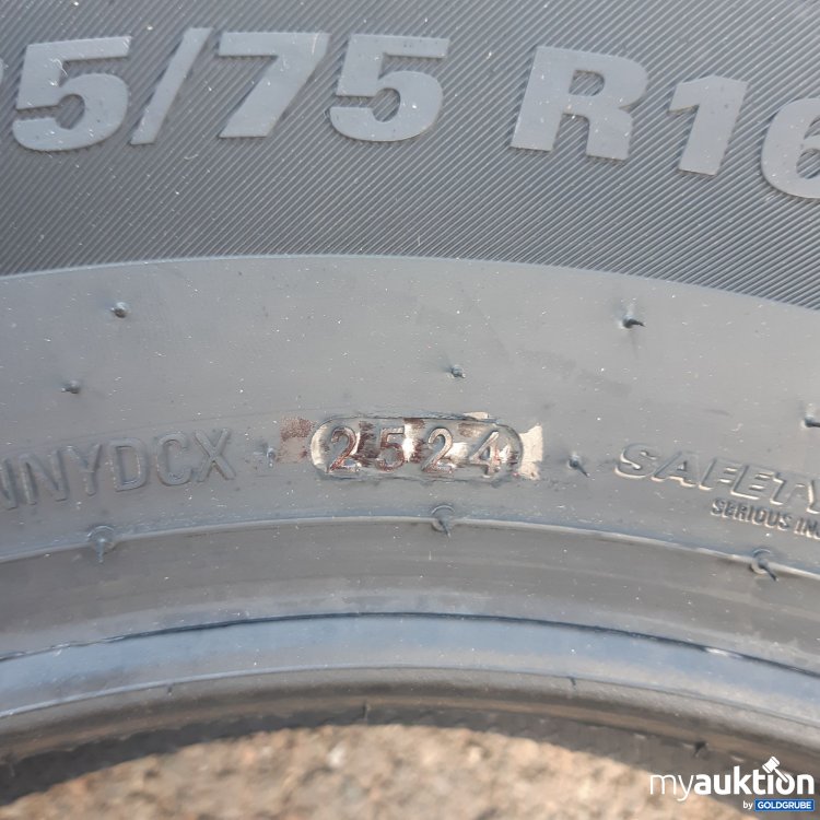 Artikel Nr. 439181 Artikel Nr. 439181: Kumho PorTran 4S 255/75 R16C 121/120R