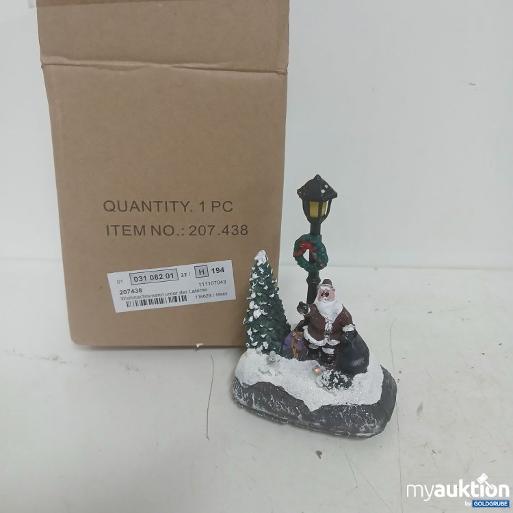 Artikel Nr. 903182 Artikel Nr. 903182: Weihnachtsmann unter der Laterne Figur ca.13cm