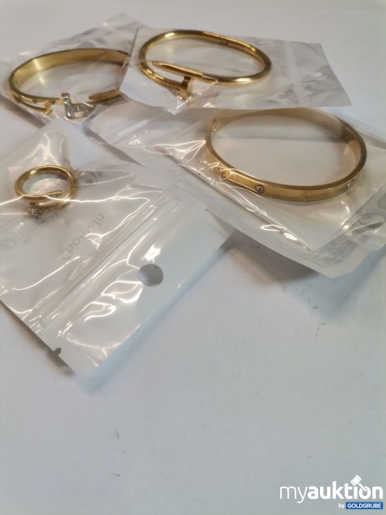 Artikel Nr. 799183 Artikel Nr. 799183: Schmuck 3 Armreifen und 1 Ring