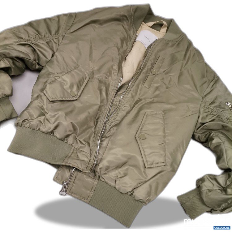 Artikel Nr. 743189: Bershka Jacke ohne Etikett 